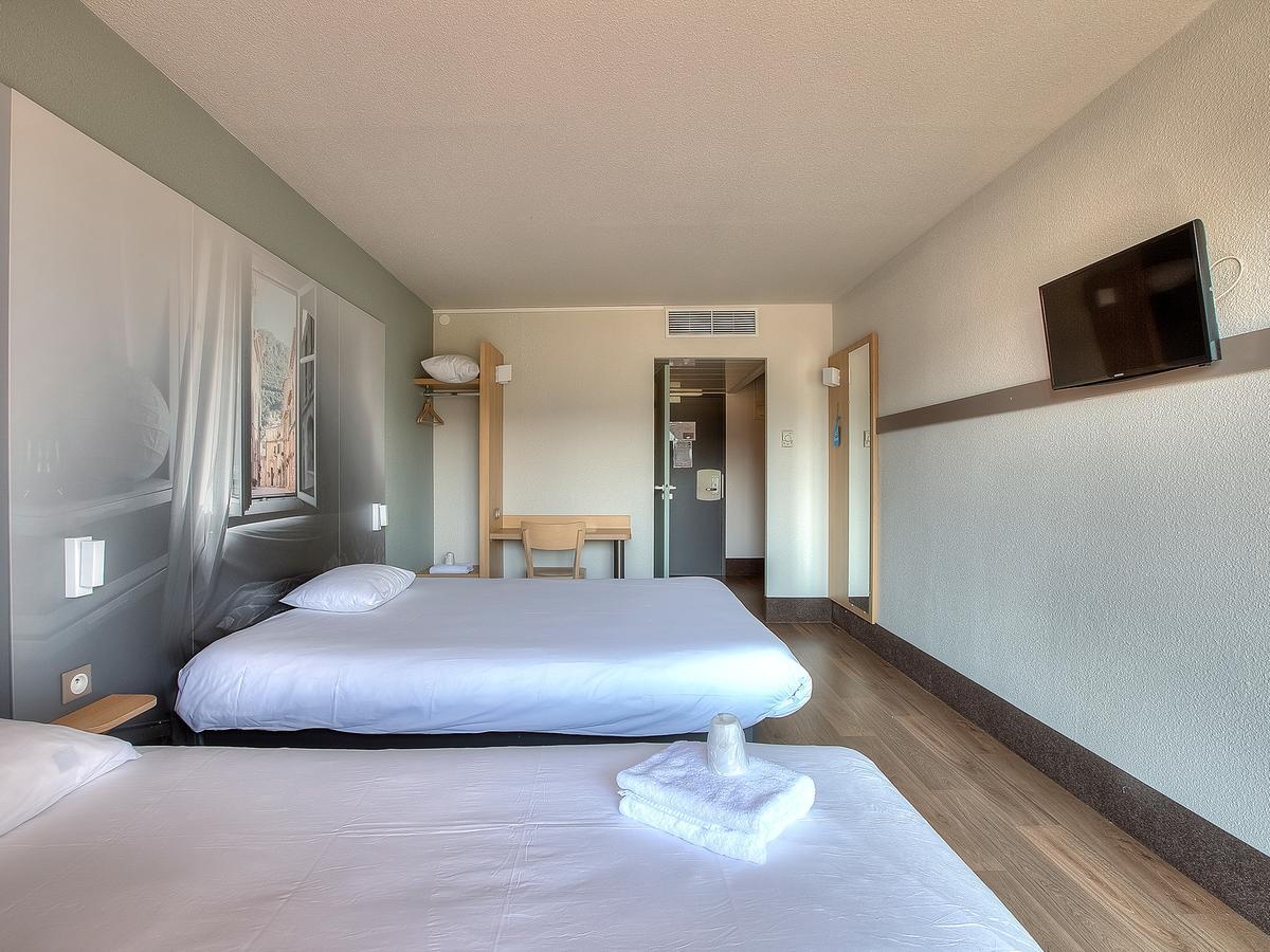 B&B Hotel Villeneuve Loubet Village Exterior photo